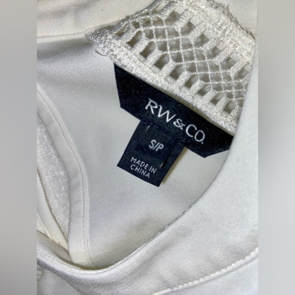 Women’s RW&CO long wide sleeves stretchy white blouse lace accents size small - Picture 5 of 10